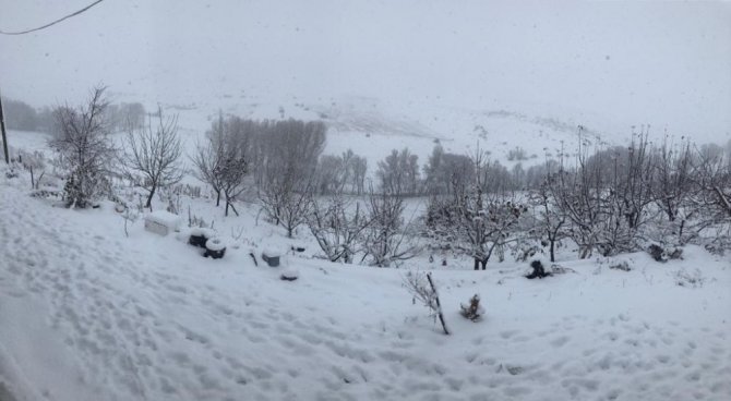 Kahramanmaraş’ta kar yağışı hayatı durma noktasına getirdi