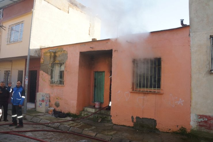 Sobadan çıkan yangın engelli kadını evsiz bıraktı