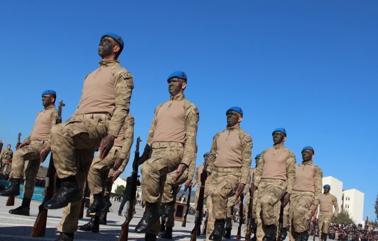 Astsubaylar solukları kesti