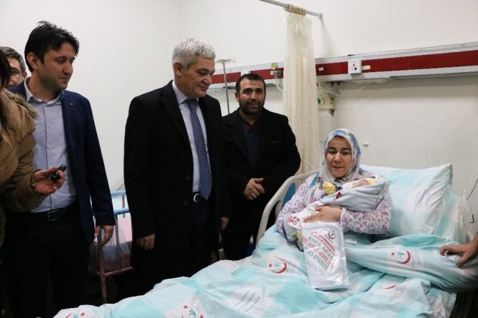 Kahramanmaraş’ta yeni yılın ilk bebeği İbrahim oldu