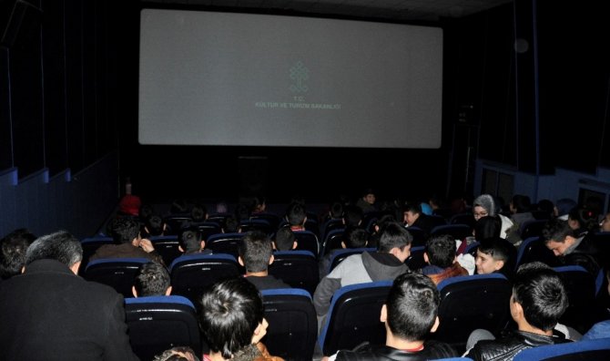 Kültür ve Turizm Bakanlığı öğrencileri beyaz perde ile tanıştırdı