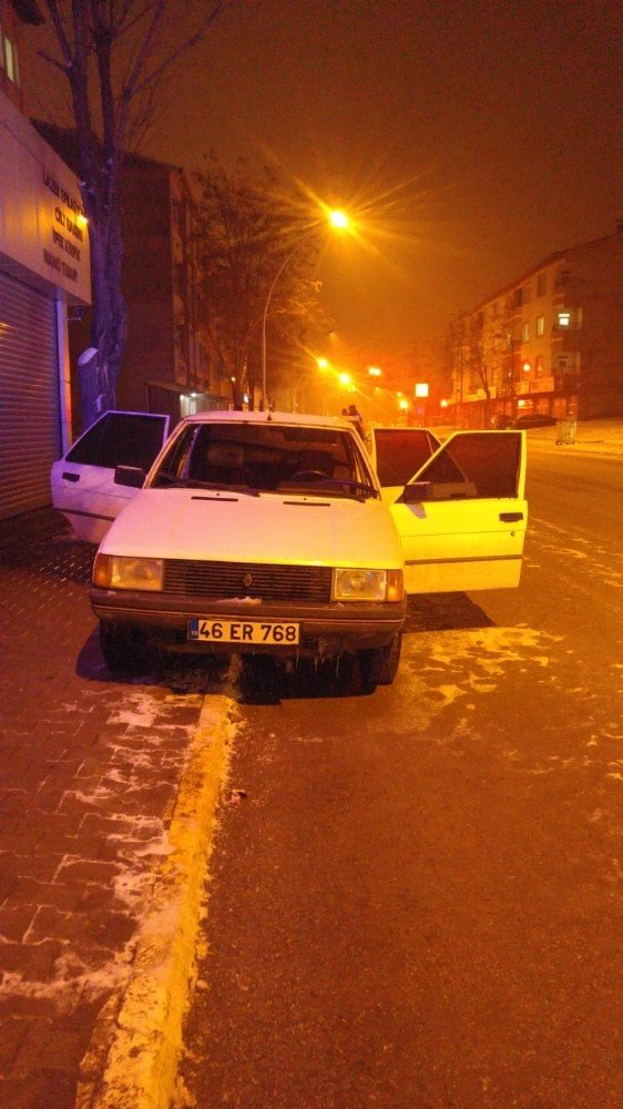 Elbistan'da otomobil bomba gibi patladı