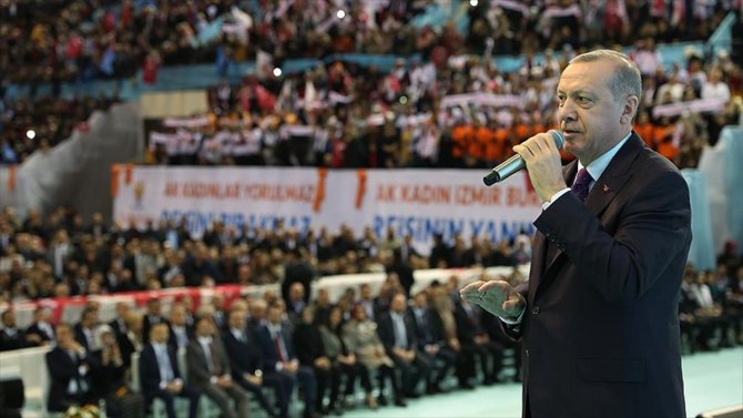 AK Parti'nin İzmir adayları sahaya çıktılar