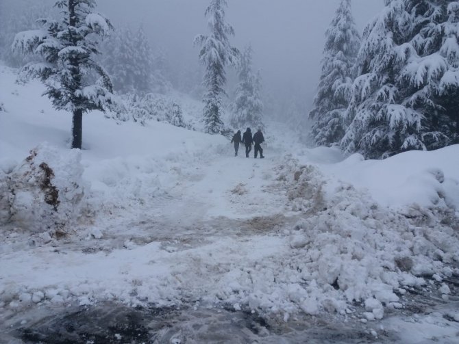 Kahramanmaraş kayak merkezinde kar kalınlığı 2 metreyi aştı