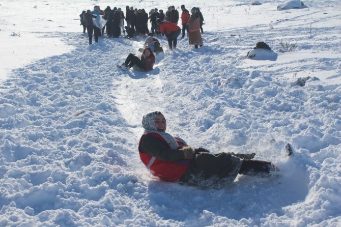 Poşet-Board Şenliği renkli görüntülere sahne oldu