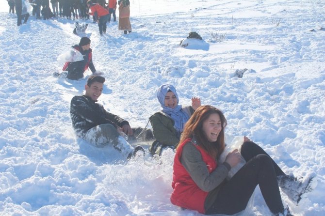 Poşet-Board Şenliği renkli görüntülere sahne oldu