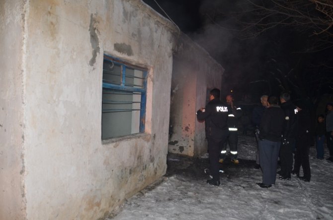 Alevler tüm evi sardı neyse ki korkulan olmadı