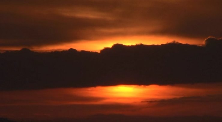 İstanbul’da gün doğumu kameralara yansıdı