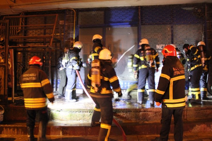 Demir Atölyesi alevlere teslim olu!