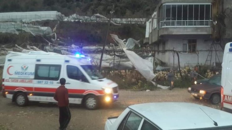 Antalya’da hortumda 5 kişi yaralandı