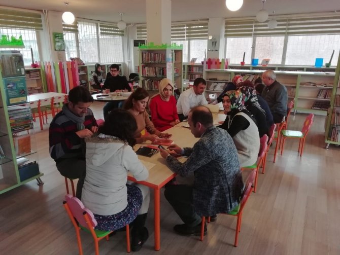 Kitap başkalarıyla paylaşılarak okumaları özendiriliyor