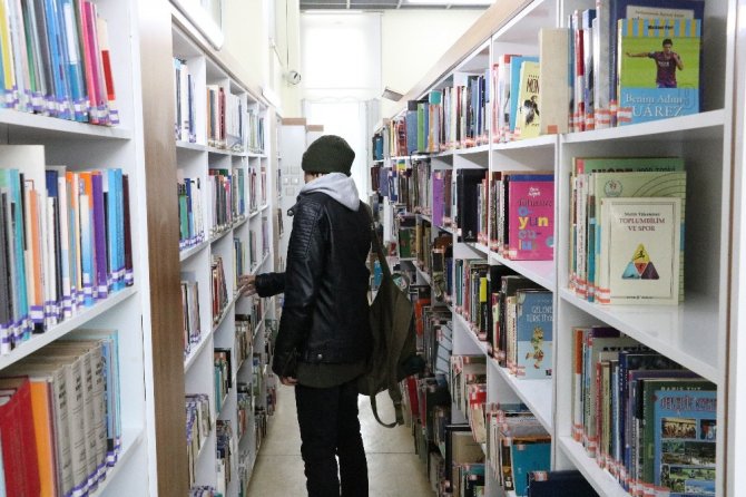 Kitap başkalarıyla paylaşılarak okumaları özendiriliyor