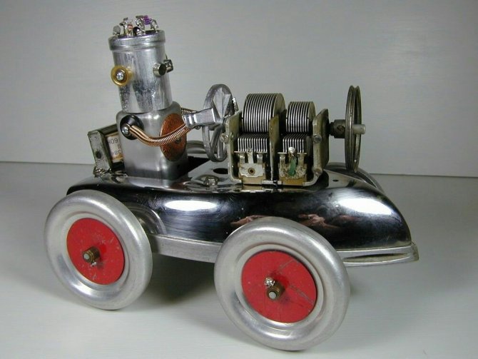 Çöpe atılan eşyalara hayat veriyor