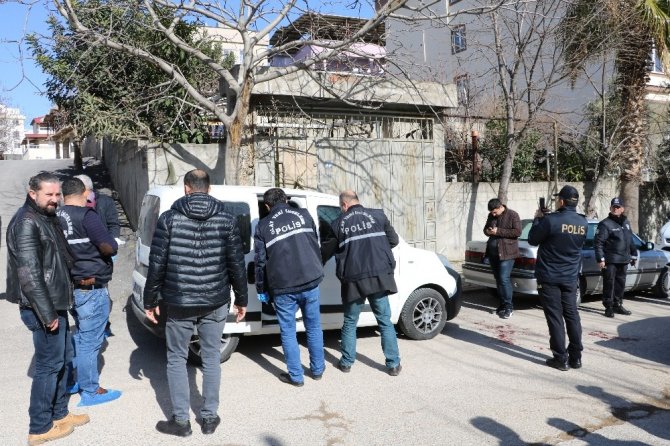 Kız isteme iddiasıyla çıkan kavgada silahlar konuştu