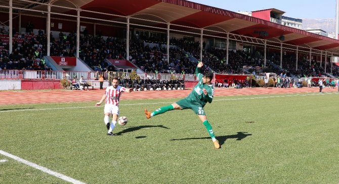 Kahramanmaraşspor zorlu mücadelenin ardından berabere kaldı