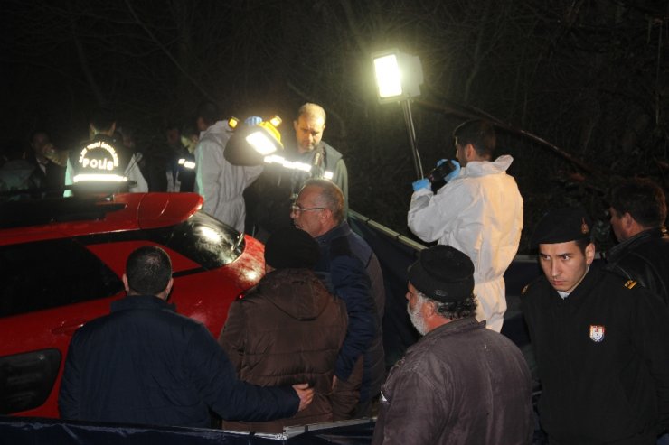Otomobilden cenazeleri çıkarılan 3 gencin kimlikleri belirlendi