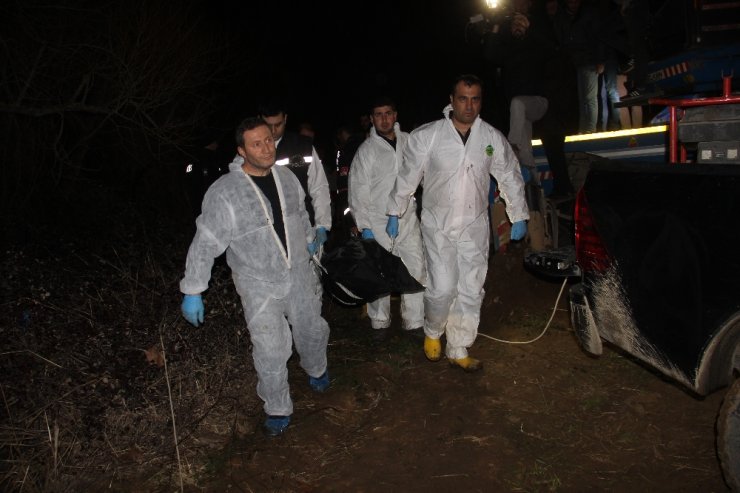 Otomobilden cenazeleri çıkarılan 3 gencin kimlikleri belirlendi