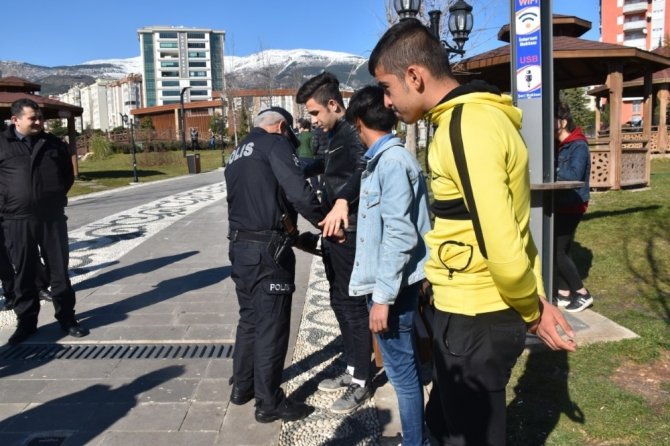 Kahramanmaraş'ta korkutan görüntü! Parklarda bulundu