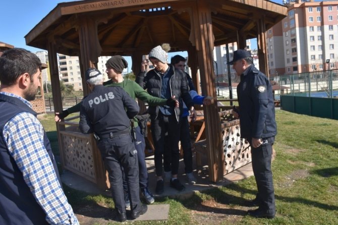 Kahramanmaraş'ta korkutan görüntü! Parklarda bulundu