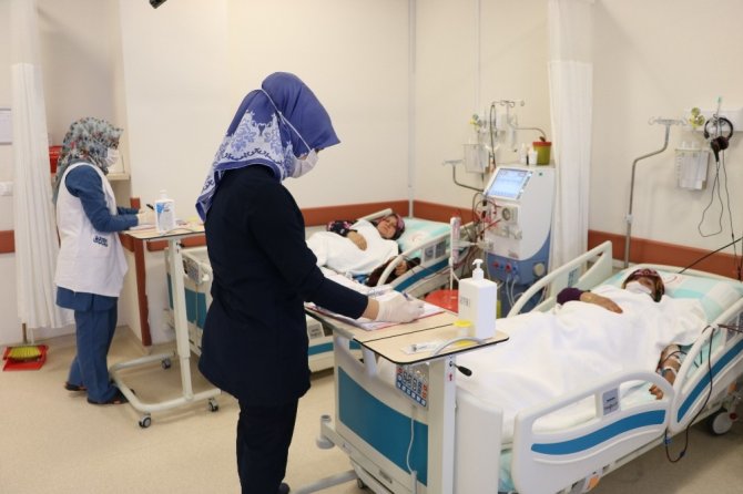 Türkoğlu diyaliz merkezinde hasta kabulüne başlandı