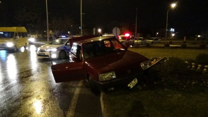 Magandalar polisten kaçarken kaza yaptı