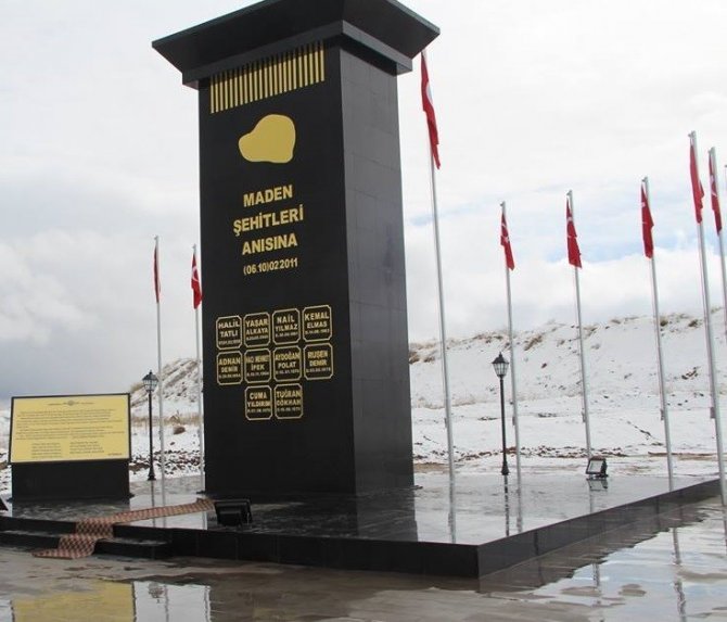 Afşin'de 11 maden şehidi dualarla anıldı