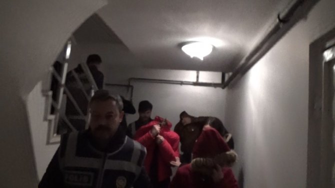 Kahramanmaraş’ta apartman dairesini fuhuş yuvasına çevirmişler