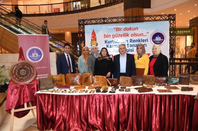 Kurtuluşun Renkleri temalı el sanatları sergisi açıldı