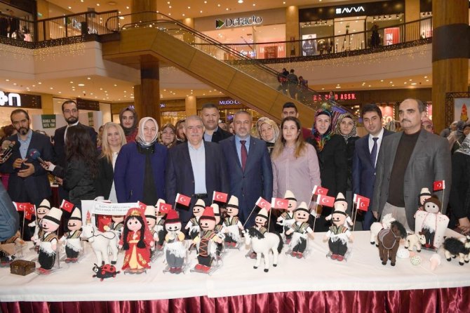 Kurtuluşun Renkleri temalı el sanatları sergisi açıldı