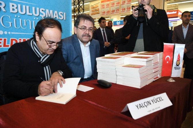 Yalçın Yücel'in imza gününe yoğun ilgi oldu