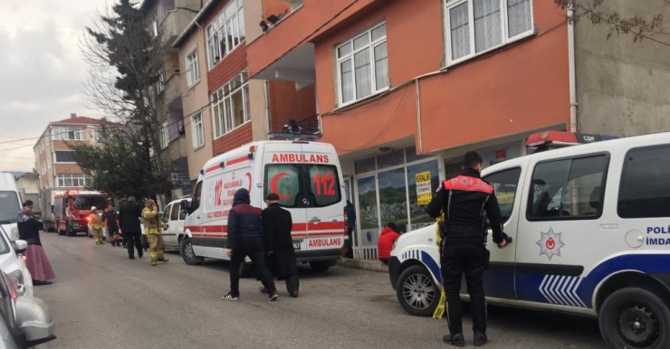 Yemek yaparken elbiseleri tutuşan yaşlı kadın feci şekilde can verdi