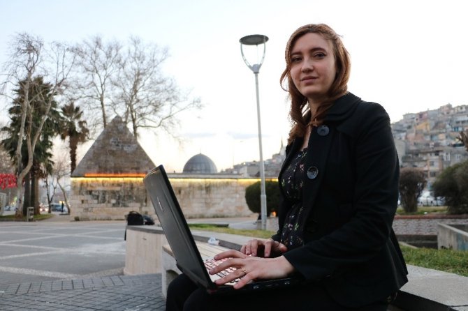 Ayşegül öğretmen 15 Temmuz gecesine özel animasyon hazırladı