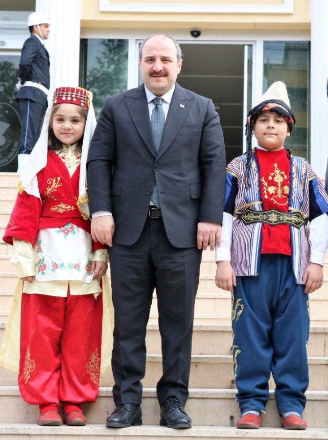 Bakan Varank Kahramanmaraş sokaklarında