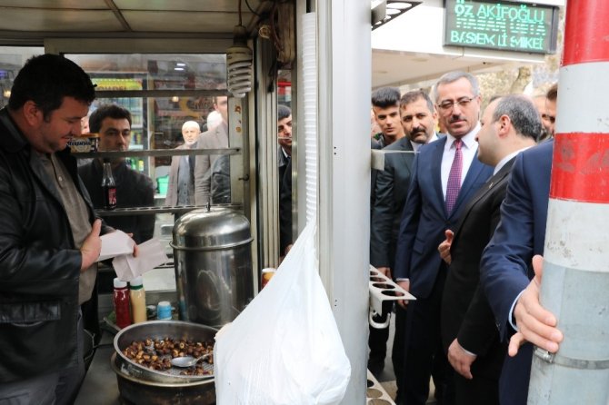 Bakan Varank Kahramanmaraş sokaklarında