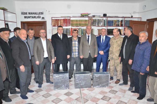 Hayırsever vatandaş okula 21 bilgisayar hediye etti