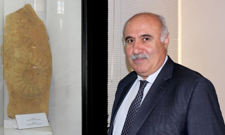 65 Milyon yıllık dev salyangoz ziyaretçilerin büyük ilgisini çekiyor