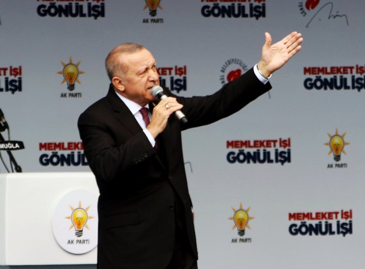 Parti amblemlerini saklayarak birlikteliklerini saklayamazlar