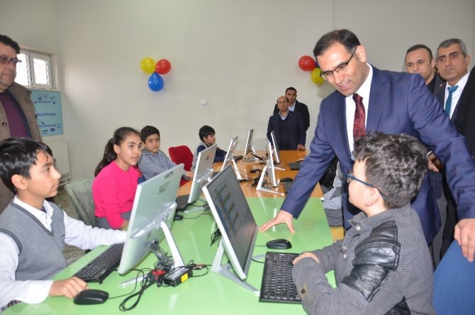 Robotik kodlama atölyesi Ekinözü'ne açıldı