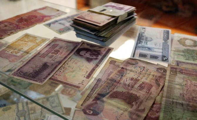 35 yıl önce ütü ile başladığı antika tutkusu işi oldu