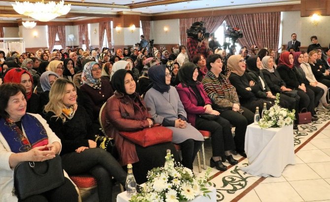 AK Parti’li Sarıeroğlu Kahramanmaraş Kadın Buluşmaları'na katıldı