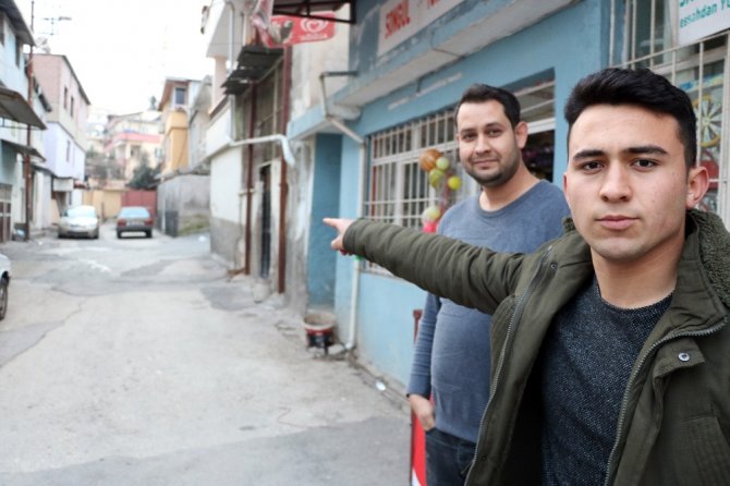 Fren yerine gaza basınca 7 kişiyi yaraladı