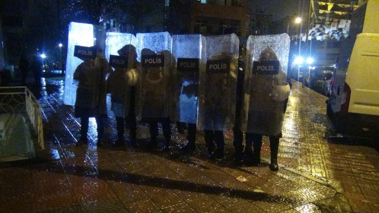 HDP Diyarbakır il binasına operasyon: Gözaltılar var