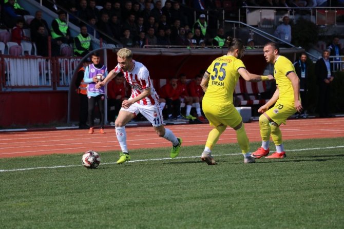Kahramanmaraşspor, sahasında Menemen Belediyespor'u 4-1 mağlup etti
