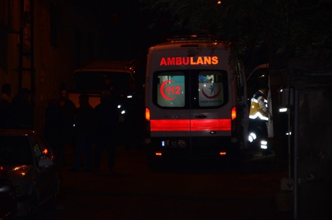 Kahramanmaraş'ta bir kişi evininin önünden ölü bulundu