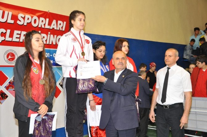 Kick Boks Şampiyonları madalyalarına kavuştu