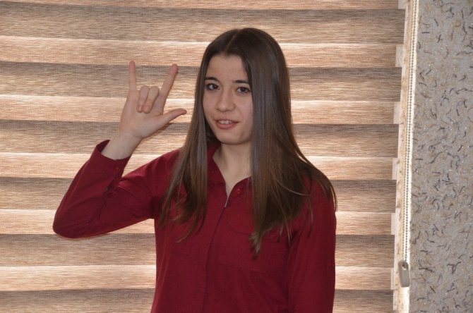 Semanur, engellilerin sesi oldu