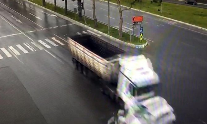 Kahramanmaraş'ta 2 kişinin yaralandığı kazanın görüntüleri çıktı