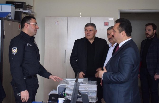 Başkan adayı Gürbüz trafik denetimine çıktı