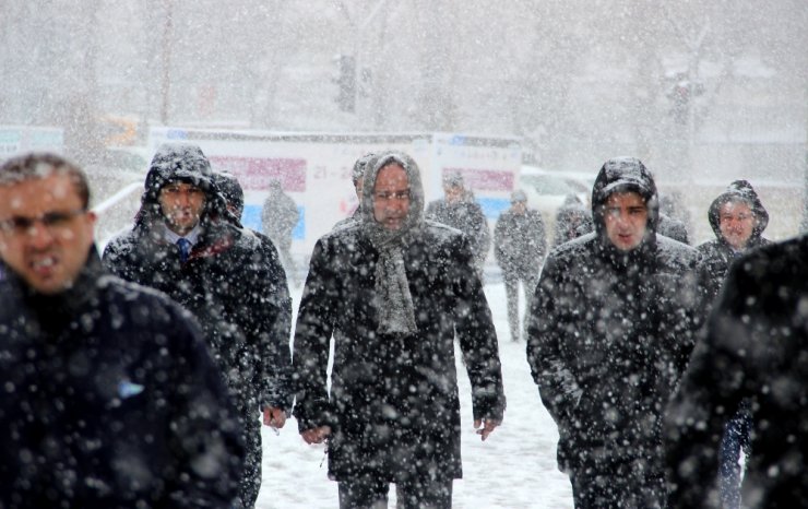 Doğu Anadolu bahara giremedi kışı yaşıyor