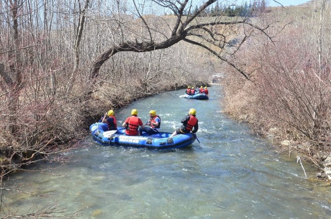 Kahramanmaraş’ta yapılan rafting nefesleri kesti